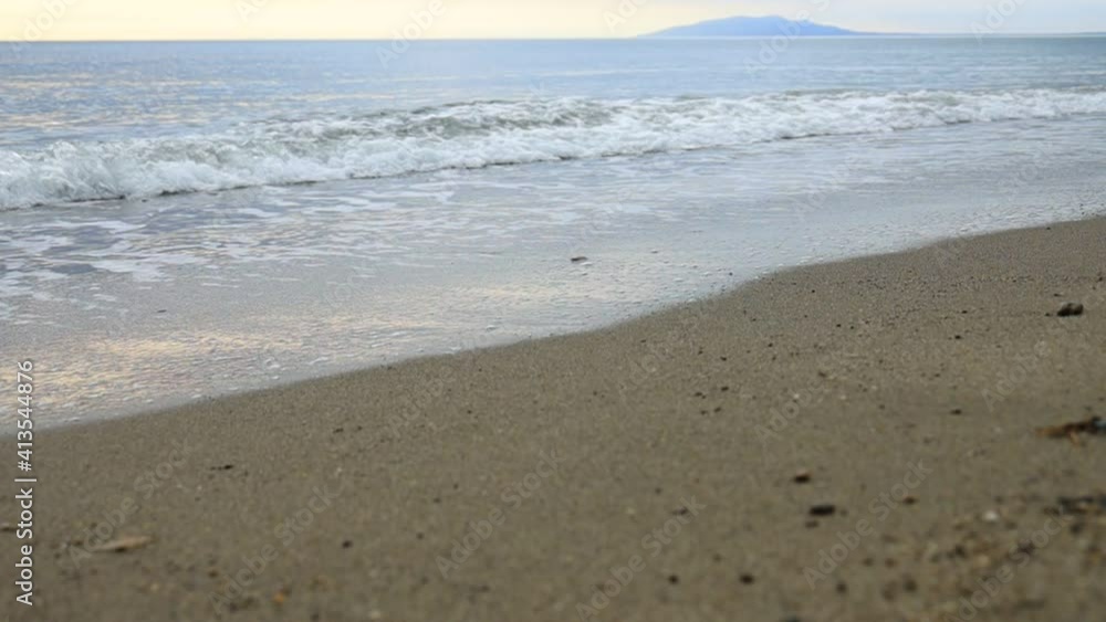海の波 夕焼け 砂浜 日本海に沈む夕日 海の波 夕焼け 砂浜 日本海に沈む夕日