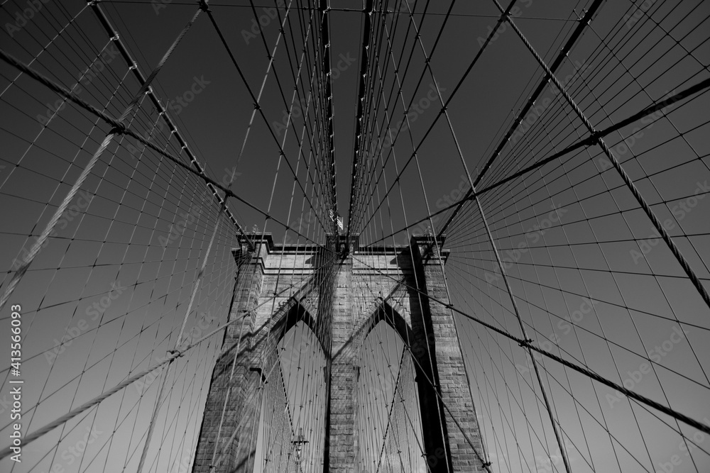 Fototapeta premium Brooklyn bridge in black and white
