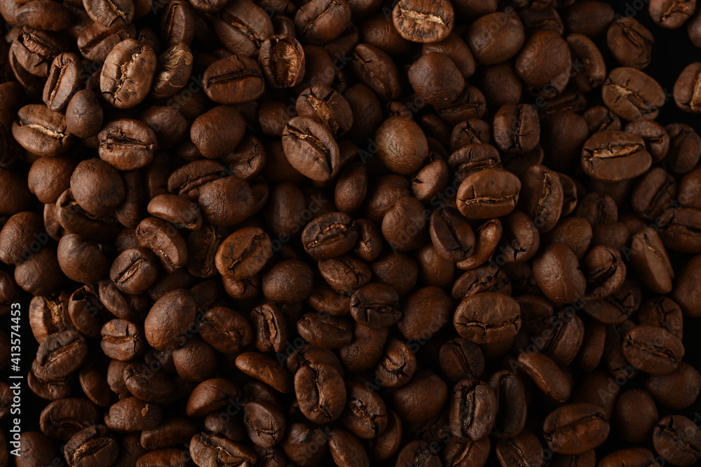 Obraz premium Coffee beans. Isolated on a black background.