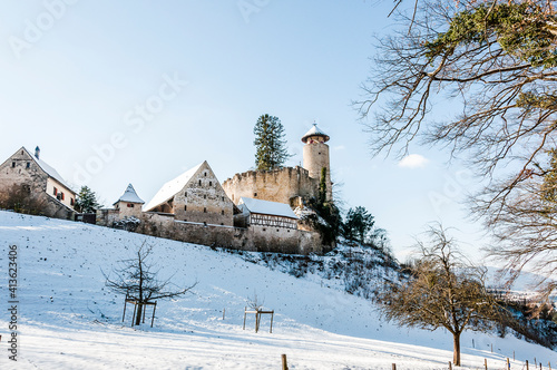 Arlesheim, Schloss Birseck, Burg, Ruine, Ermitage, Dorf, Wanderweg, Wald, Schnee, Schneedecke, Baselland, Birstal, Birseck, Winter, Schweiz photo