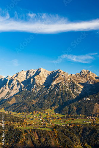 Fototapeta Naklejka Na Ścianę i Meble -  autumn view of Dachstein massif in Austria
