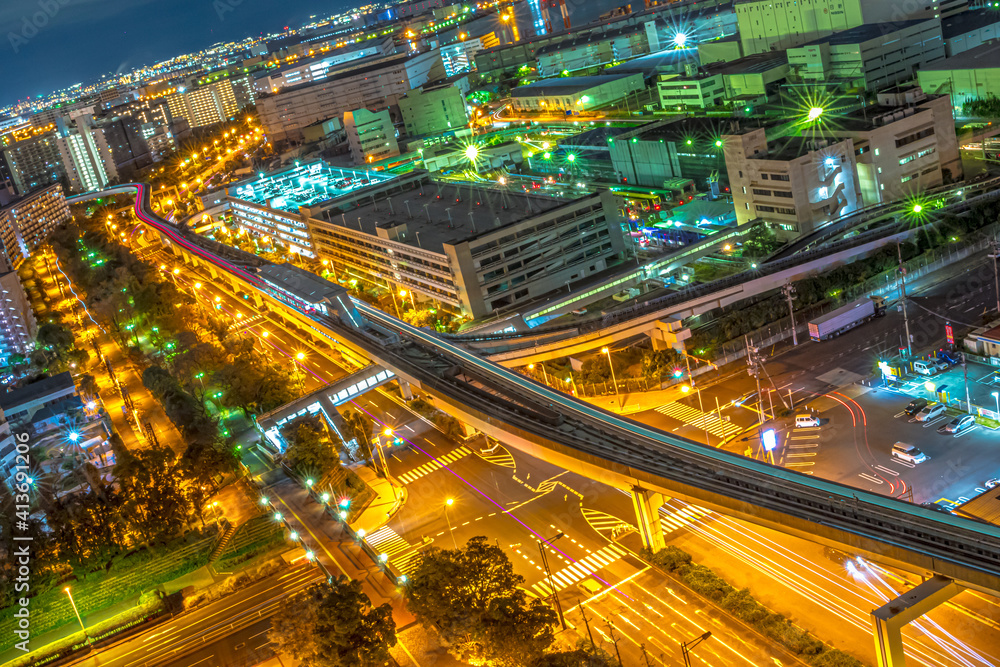 大阪 中ふ頭駅の夜景