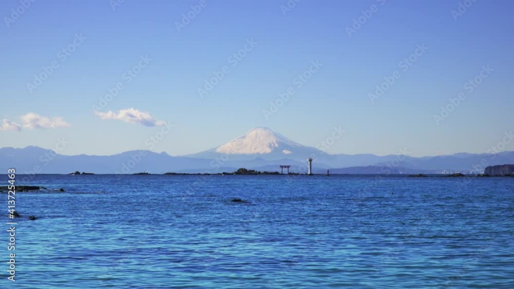 冬の葉山、森戸海岸からの富士山と鳥居(同録音声)
冬の葉山、森戸海岸からの富士山と鳥居(同録音声)