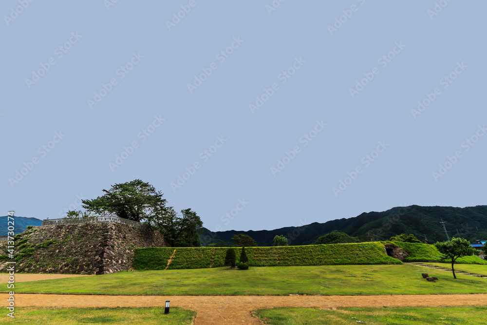 初夏の松代城の天守台の風景