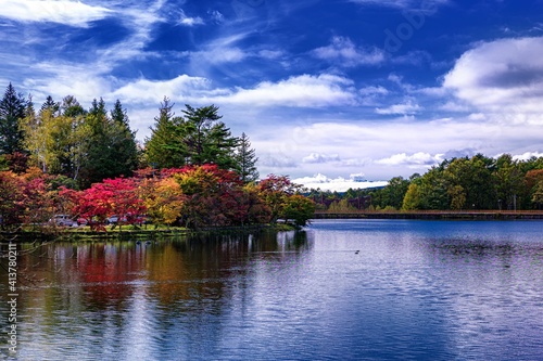 長野県・蓼科湖の紅葉