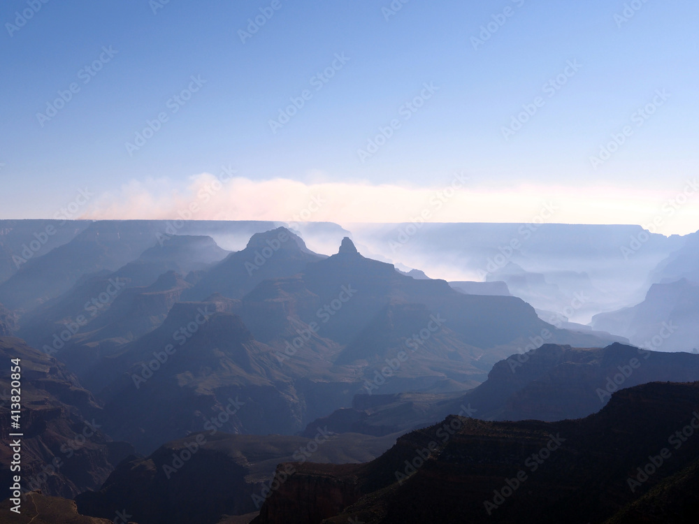 Obraz premium Ethereal view of the horizon in Grand Canyon, Arizona, USA