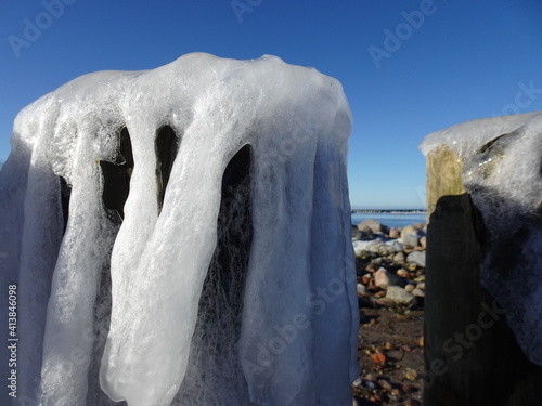 Eisbildung - Ostsee - Februar 2021 - Bunen am Strand