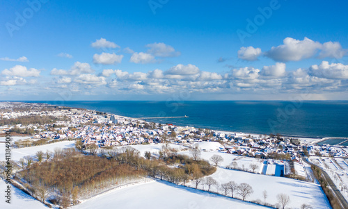 Stadt Grömitz im Winter an der Ostsee von oben, Grömitz, Schleswig Holstein, Deutschland