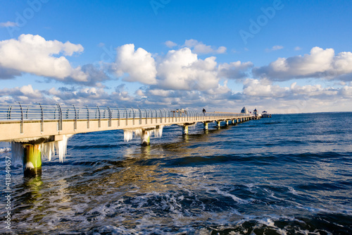 Seebrücke von Grömitz im Winter an der Ostsee, Grömitz, Schleswig Holstein, Deutschland
