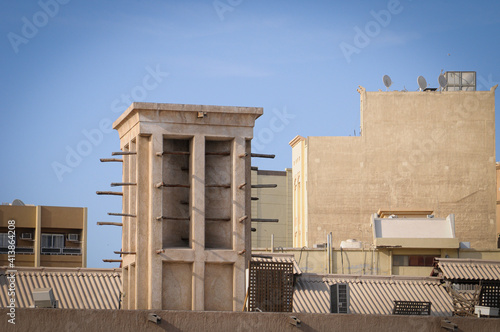 Tour d'aération  (Badgir) d'architecture de type persane dans le vieux Dubaï