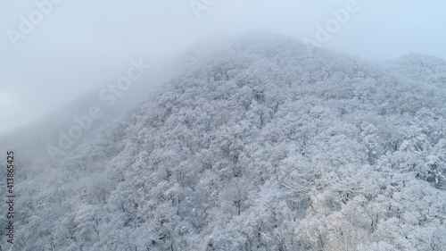 冬・雪山・ドローン・空撮 © naka