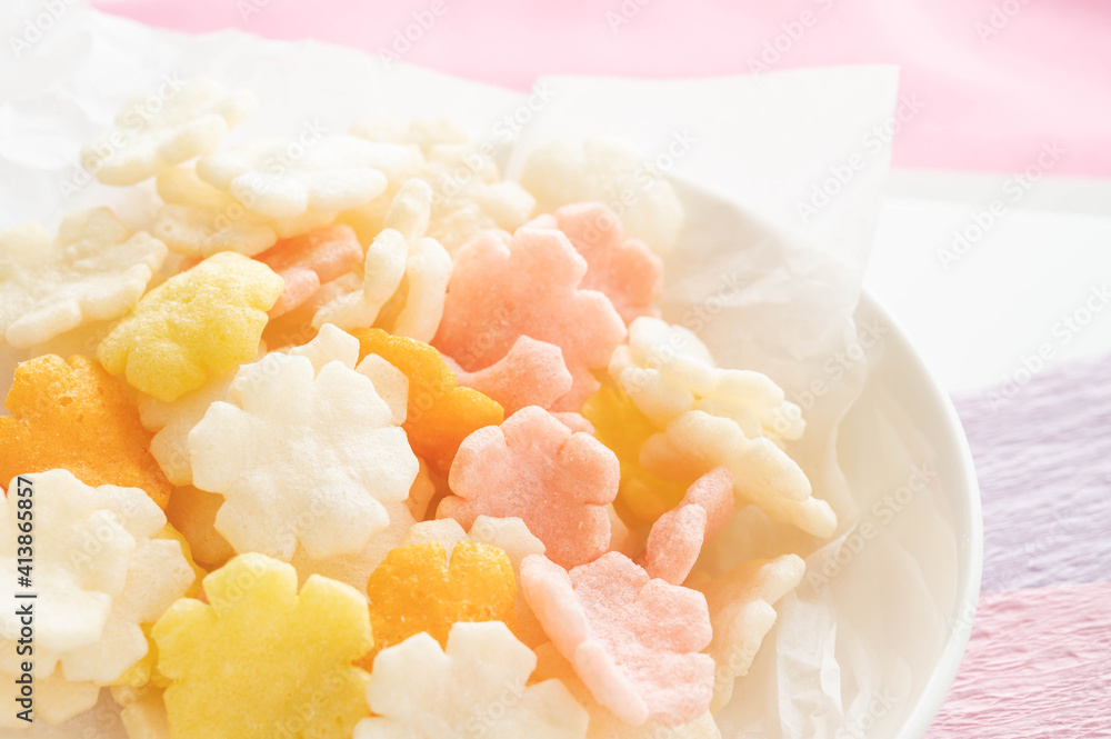 花形のかわいいあられ