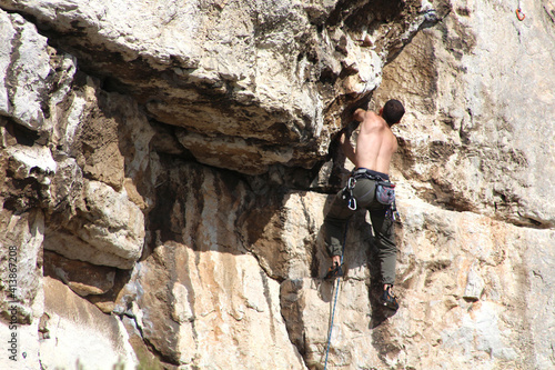 Climbing (Calanques de Marseille)	