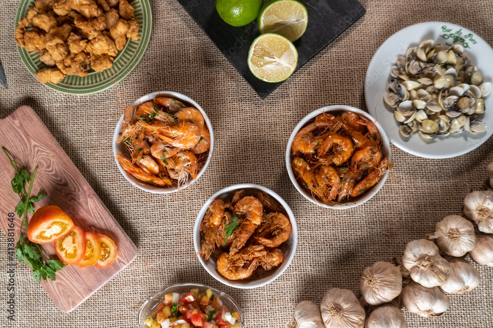 Fototapeta premium Shrimp, seadfoof to restaurants. Fried frish. 