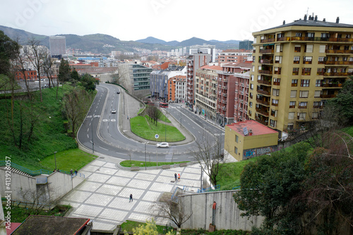 Architecture in the city of Bilbao © Laiotz