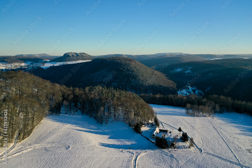 Tourismus - Postkarte Motiv Schneelandschaft an der Festung Königstein - Luftaufnahme