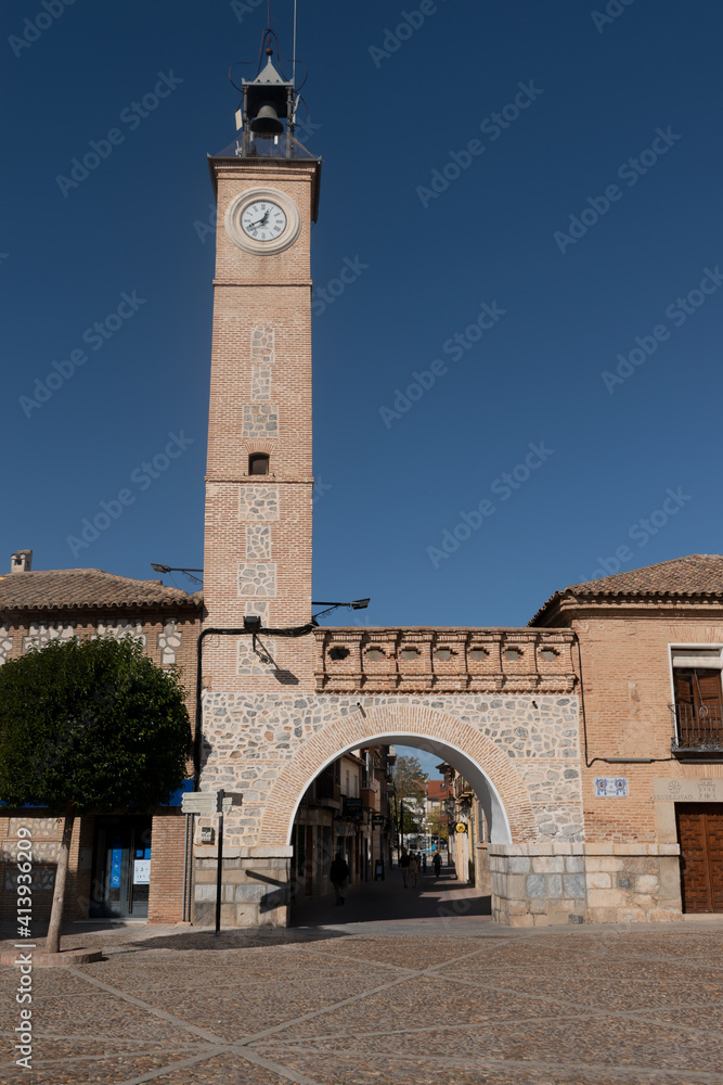 Obraz premium clock tower consuegra, toledo, spain