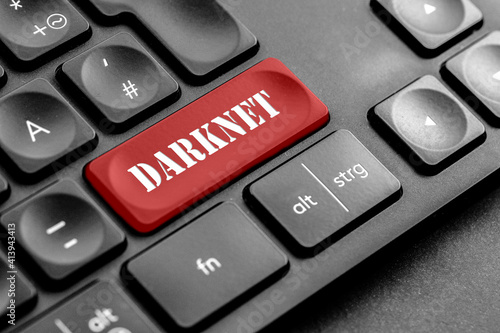 3D rote Darknet Taste auf einer dunklen Tastatur