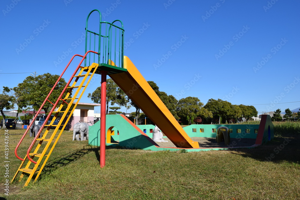 Fototapeta premium 児童公園の遊具