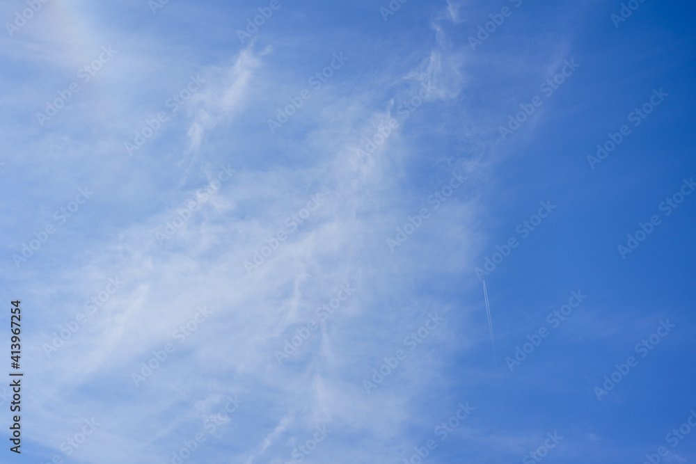 青空 早春の雲模様 飛行機雲 青空 早春の雲模様 飛行機雲