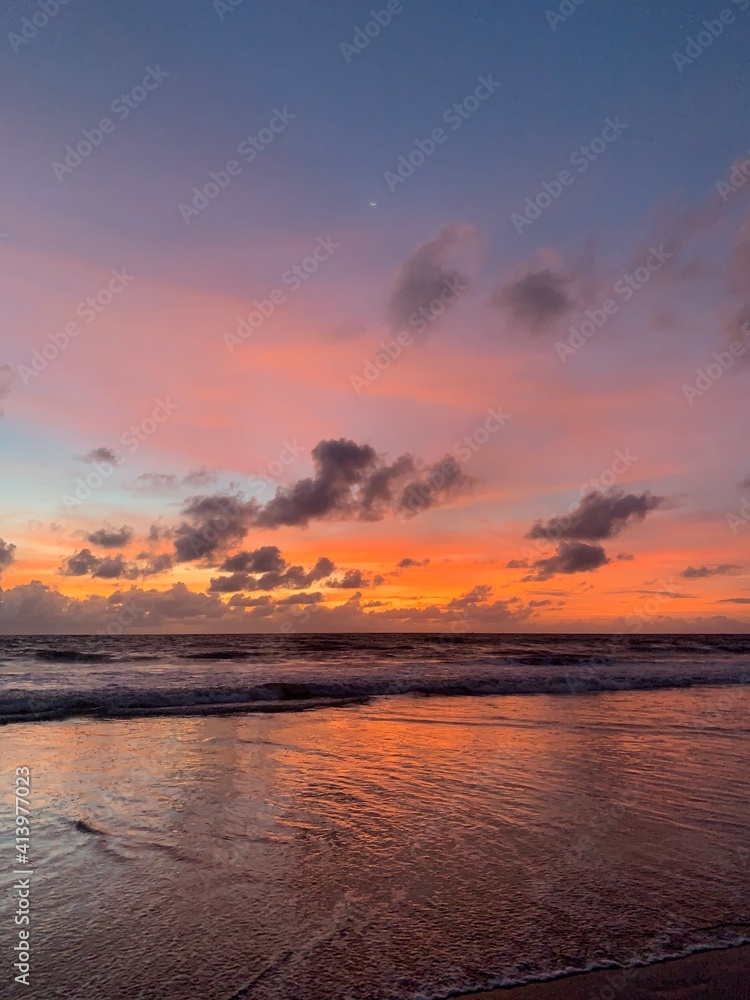 Fototapeta premium colorful sky on the beach