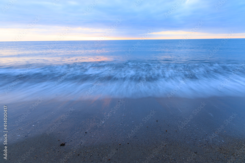 海 砂浜 夕日 冬の日本海 海 砂浜 夕日 冬の日本海