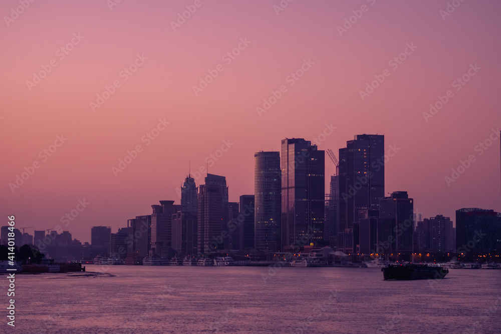 Fototapeta premium A sunrise in Lujiazui, Pudong, Shanghai
