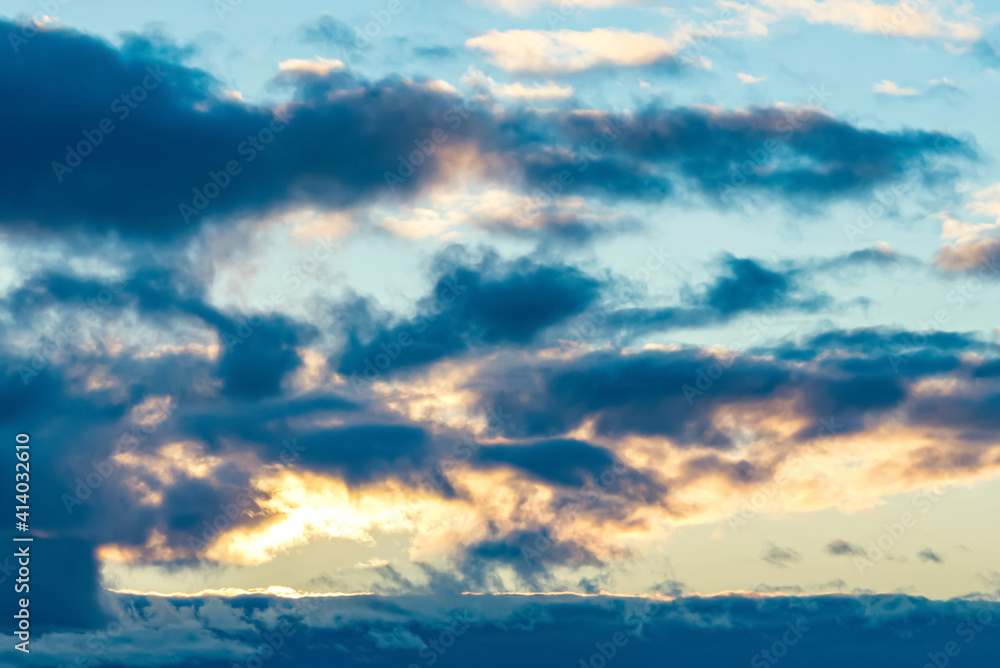 Obraz premium Dramatic clouds at sunset. clouds sunset at evening winter.