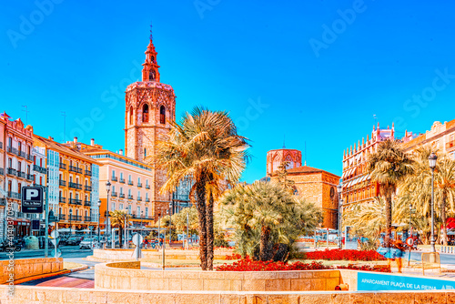 Square, Plaza of the Queen and  Crafts Market before the Seville photo