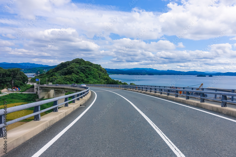 角島大橋を渡る(角島) 角島大橋を渡る(角島)