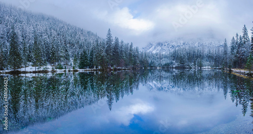 Fototapeta Naklejka Na Ścianę i Meble -  Amazing winter landscape with snowy mountains and clear waters of Green lake (Gruner see), famous tourist destination in Styria region, Austria