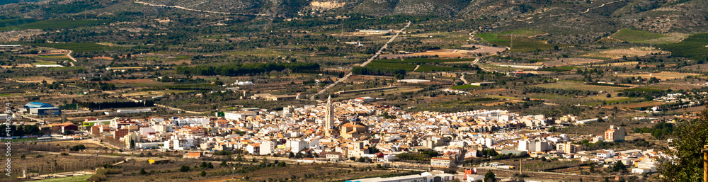vistas del municipio de Alcalá de chiver desde el castillo en un bonito día de verano ,castellon de la plana , España vistas del municipio de Alcalá de chiver desde el castillo en un bonito día de verano ,castellon de la plana , España