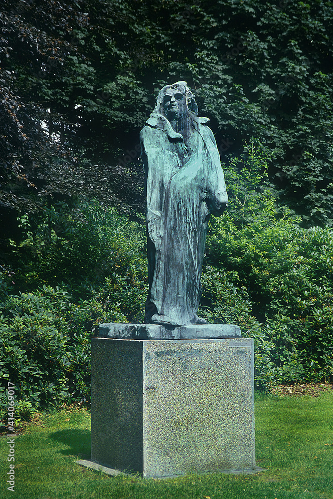 Statue "Balzac" by Auguste Rodin (189297), Middelheim Open Air