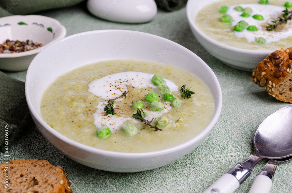 Thick vegetable soup with yogurt