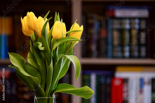 Fototapeta Naklejka Na Ścianę i Meble -  Bouquet of yellow tulips in a vase