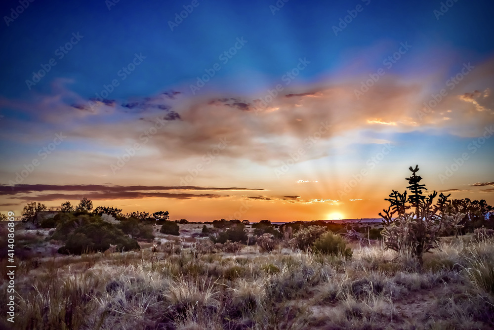 Obraz premium Beautiful sunset over a field in Santa Fe, New Mexico