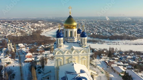 Aerial video panorama of the ancient Russian city of Yelets and Ascension Cathedral on a frosty winter day