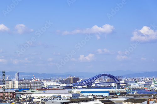 大正区工場地帯から千歳橋、六甲山方面の都市景観