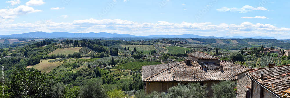 Panoramic view of the luxuriant countryside of Siena. Valle d'Orcia. Tuscany, Italy