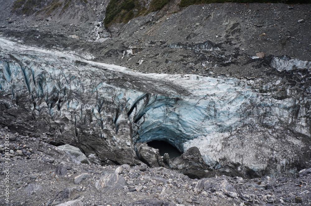 Obraz premium Fox Glacier in Westland Tai Poutini National Park on the West Coast of New Zelands South island