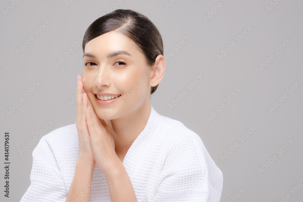 Beauty asian face of the young beautiful woman skin natural make up. close up face pretty portrait spa and salon in bathing suit. beautiful skin care cosmetic concept Beauty asian face of the young beautiful woman skin natural make up. close up face pretty portrait spa and salon in bathing suit. beautiful skin care cosmetic concept