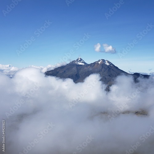 clouds over the mountain © Luis