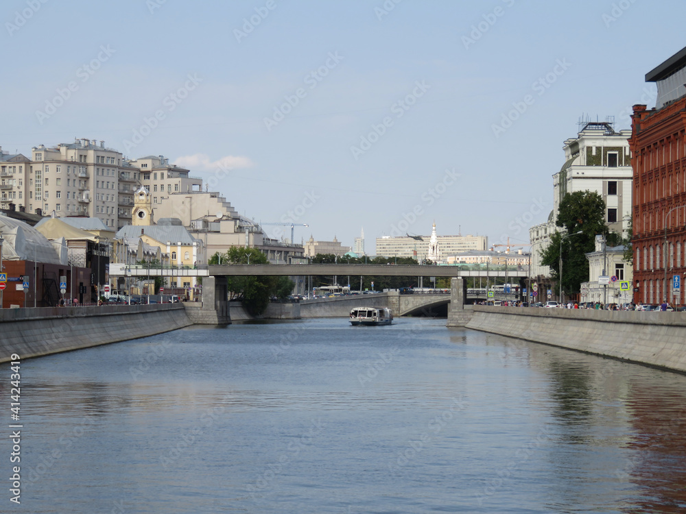 Naklejka premium Russia. Moscow. Navigation on the Moscow River. 