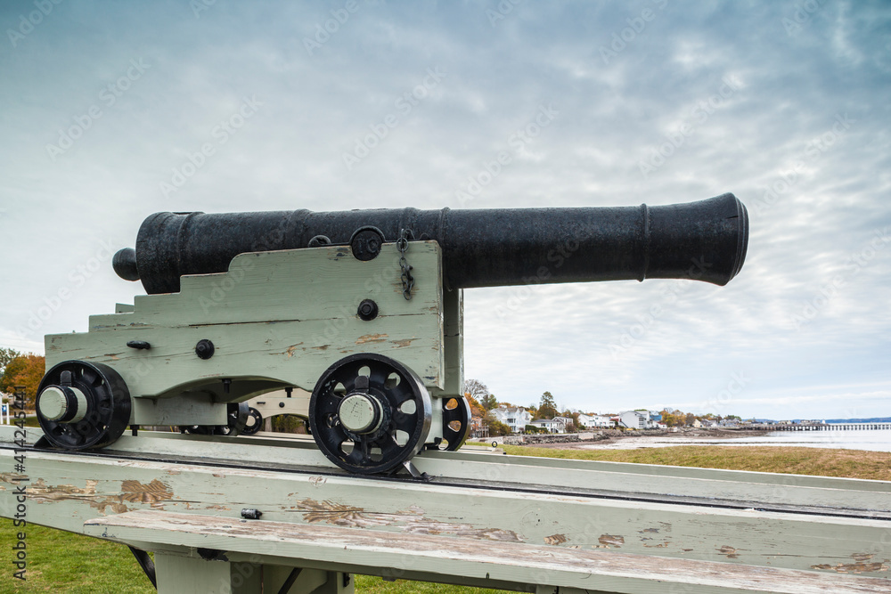 Canada, New Brunswick, Bay of Fundy, St. Andrews By-The-Sea. St. Andrews Blockhouse, military fort from the War of 1812, cannon.