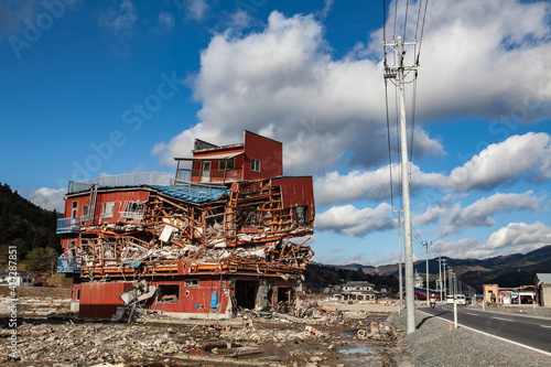 東日本大震災によって被害を受けた建物の写真　2011年12月10日撮影 宮城県気仙沼市