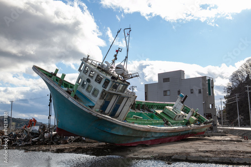 東日本大震災によって被害を受けた船の写真　2011年12月10日撮影 宮城県気仙沼市