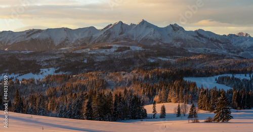 Fototapeta Naklejka Na Ścianę i Meble -  Beautiful mountain landscape during romantic winter sunrise - Tatra Mountains, Poland