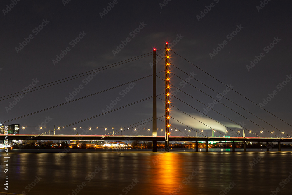Fototapeta premium Theodor Heuss Brücke Düsseldorf 