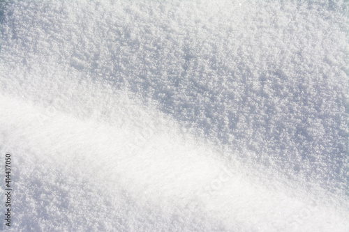 unevenness on the surface of a layer of snow