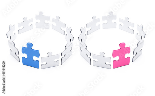 Puzzleteile in einem Kreis angeordnet